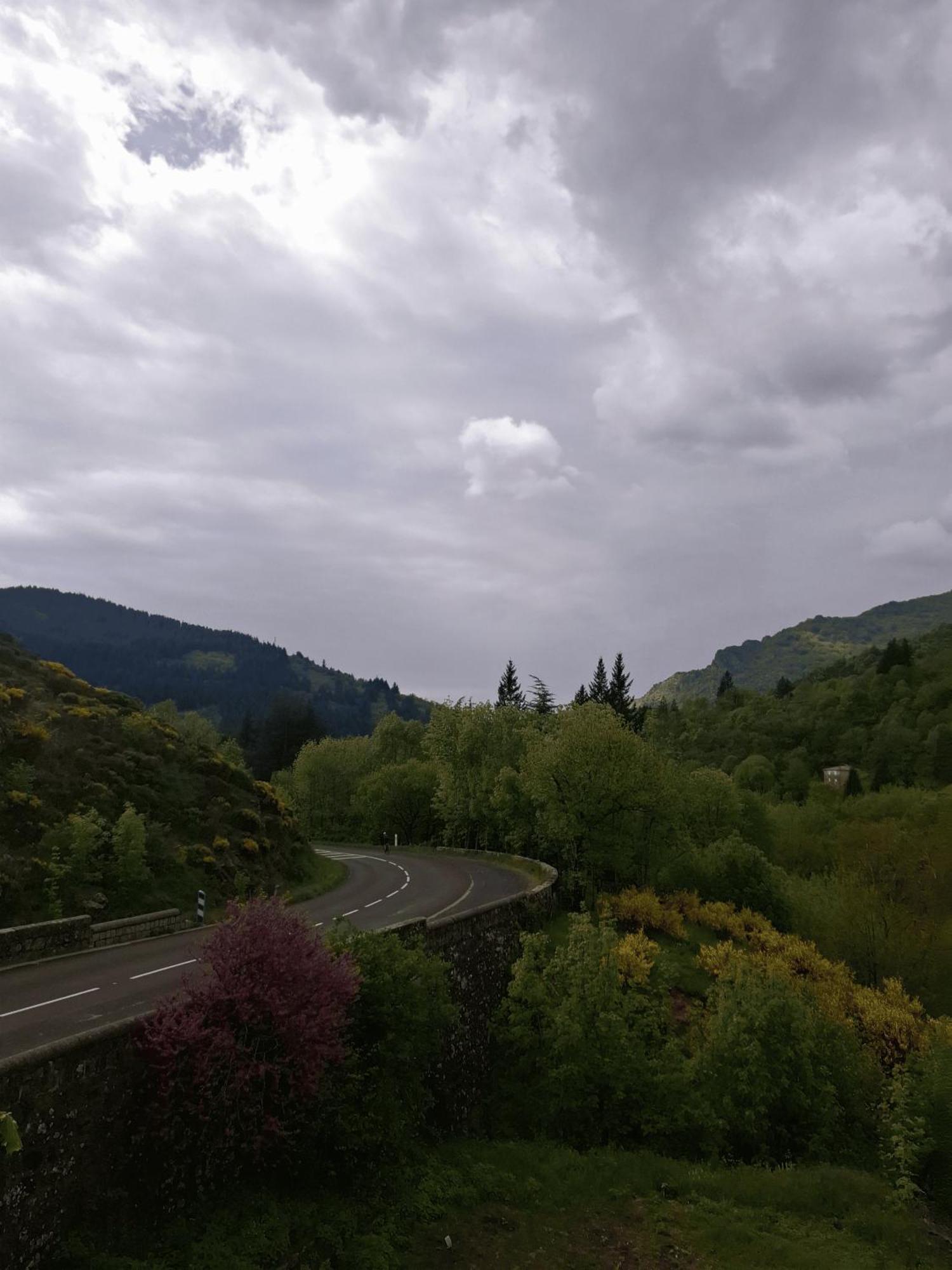 Auberge Arthea Laviolle Ruang foto