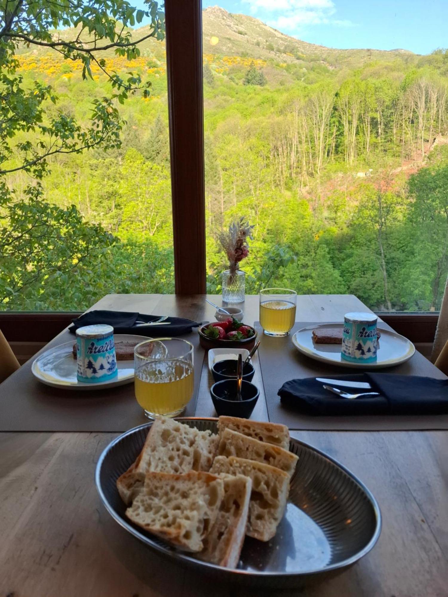 Auberge Arthea Laviolle Bagian luar foto